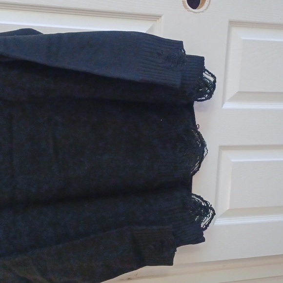 DOLLSKILL XL-XXL WIDOW BLACK VNECK LONG-SLEEVED SWEATER/PENTAGRAM CROSS - Picture 11 of 12